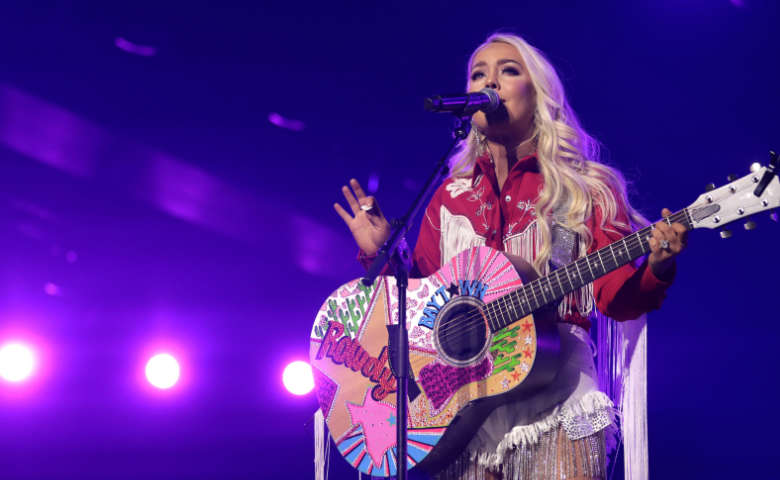 RaeLynn - Froggy 100.3 - Vimarsana News