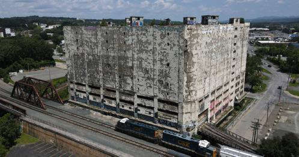 Central Warehouse In Albany May End Up Being Demolished - Vimarsana News