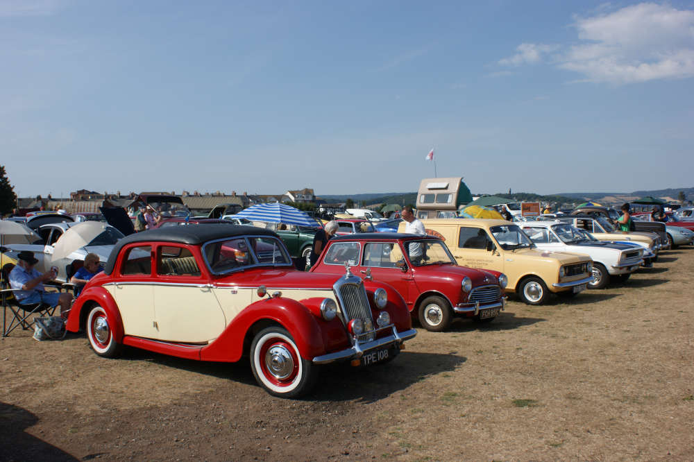 Vintage Cars Lot of shops 11