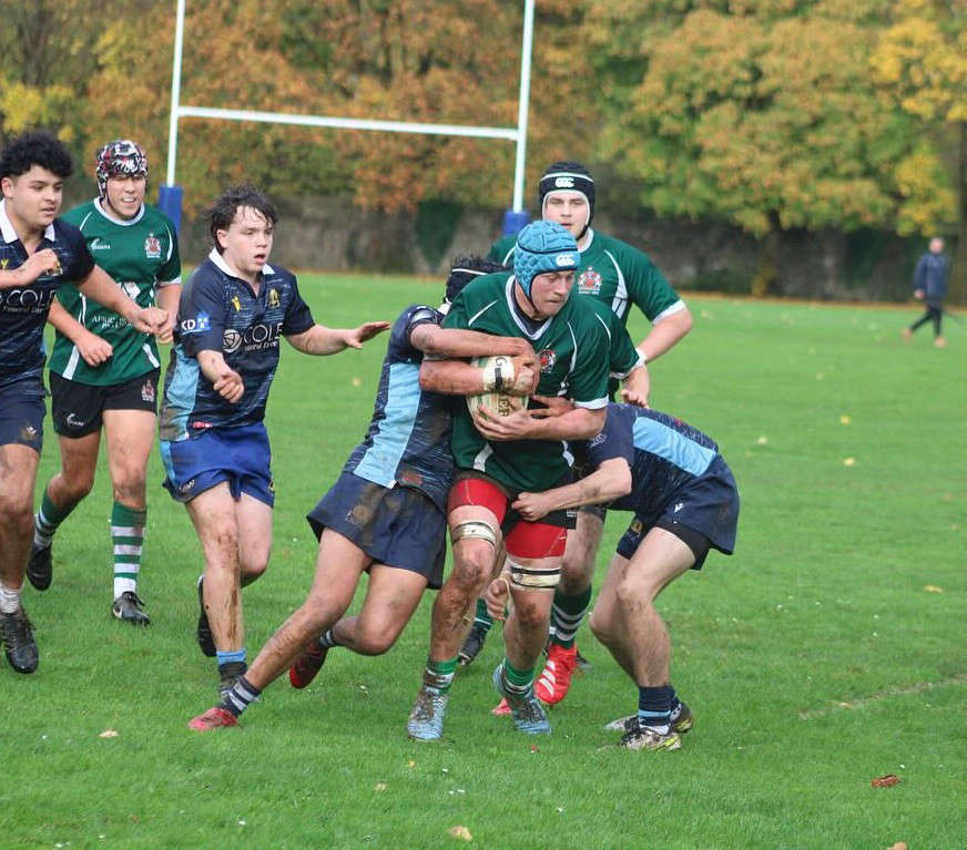 Llandaff double team Mav Jennings to halt a Barry attack