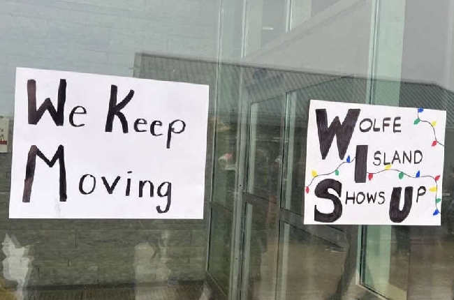 Wolfe Island Chrismtas Party Signs 122325