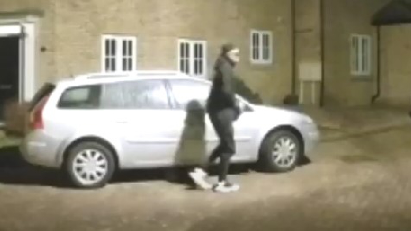 Police release CCTV footage of suspects in Milton Keynes robbery where ...