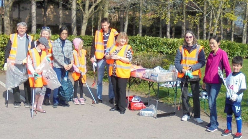 people-in-milton-keynes-can-hire-litter-picking-kits-to-help-keep-local