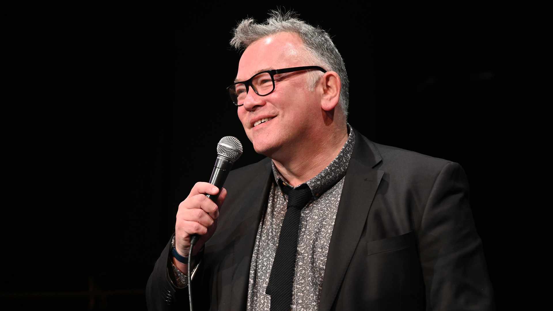 Stewart Lee - Basic Lee - MKFM 106.3FM - Radio Made in Milton Keynes