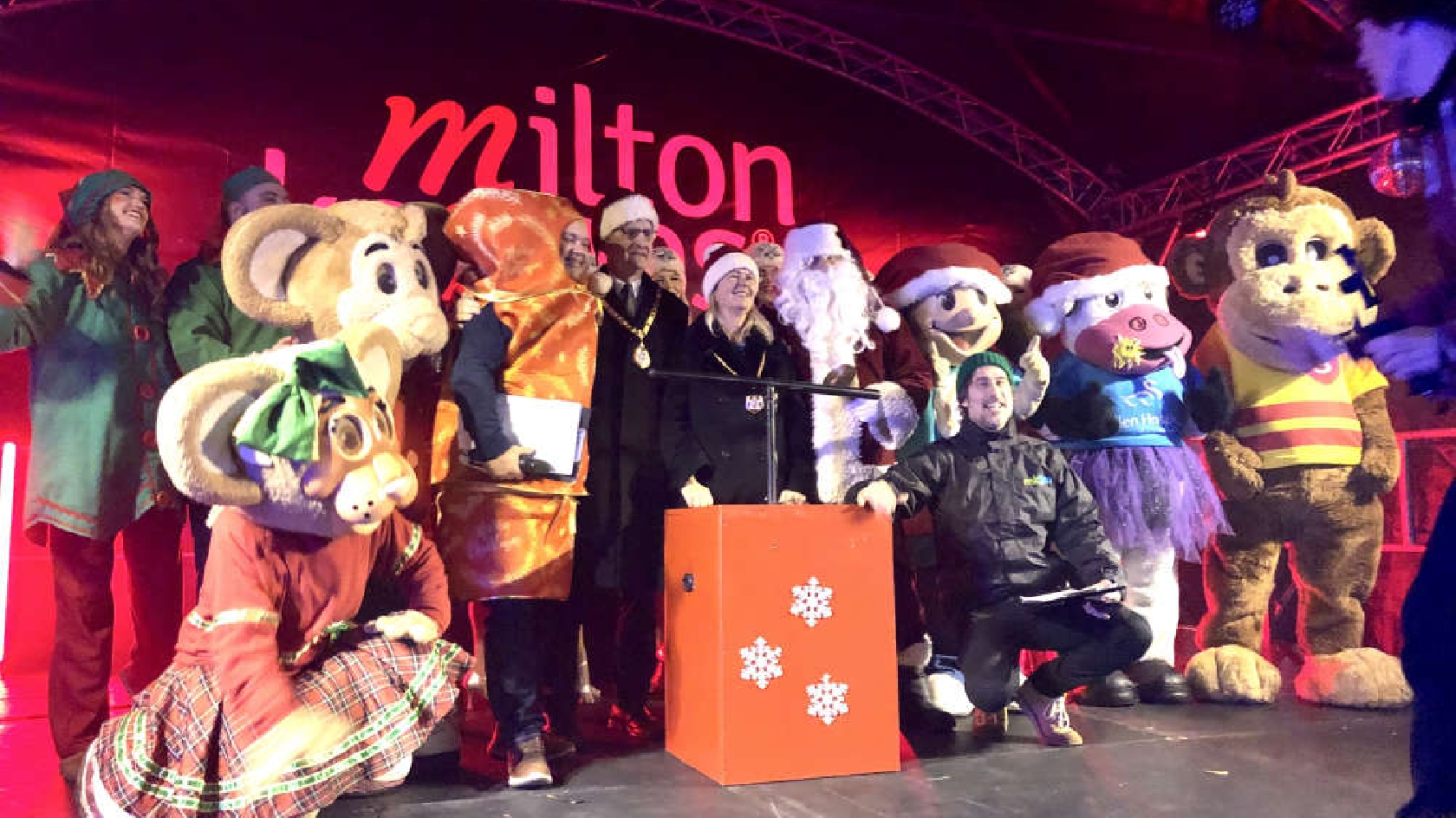 Christmas Light SwitchOn 2023 MKFM 106.3FM Radio Made in Milton Keynes