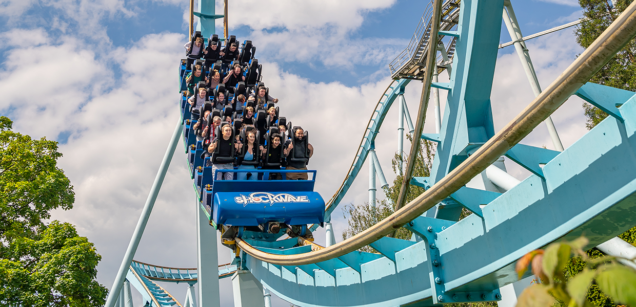 Win a Short Break to Drayton Manor Resort Gaydio