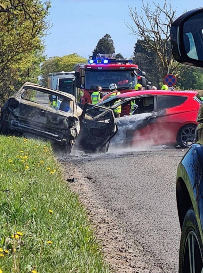 Scottish Electrician Saves Woman From Burning Car Fix Radio