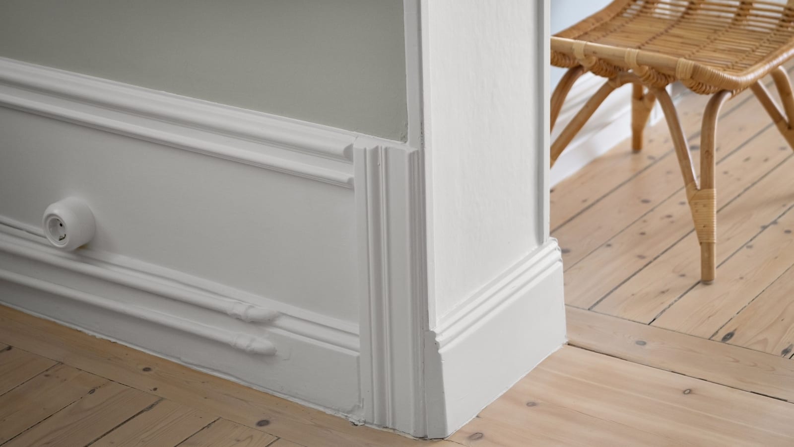 Wall and a skirting board 