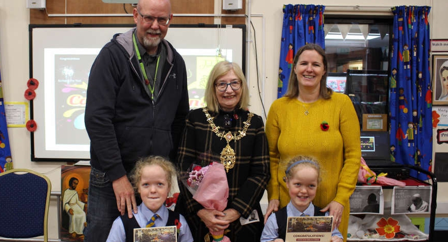 Katie & Emelia Corns Light Up Loughborough 2