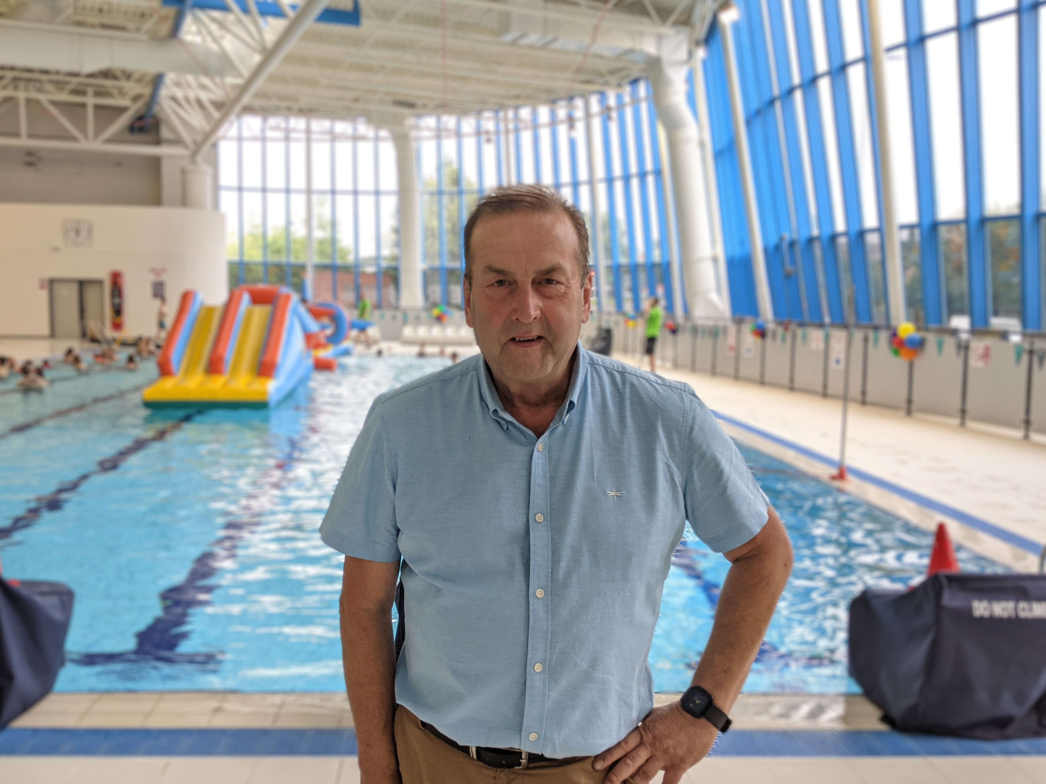 riverside-pool-reopens-after-four-years-radio-exe