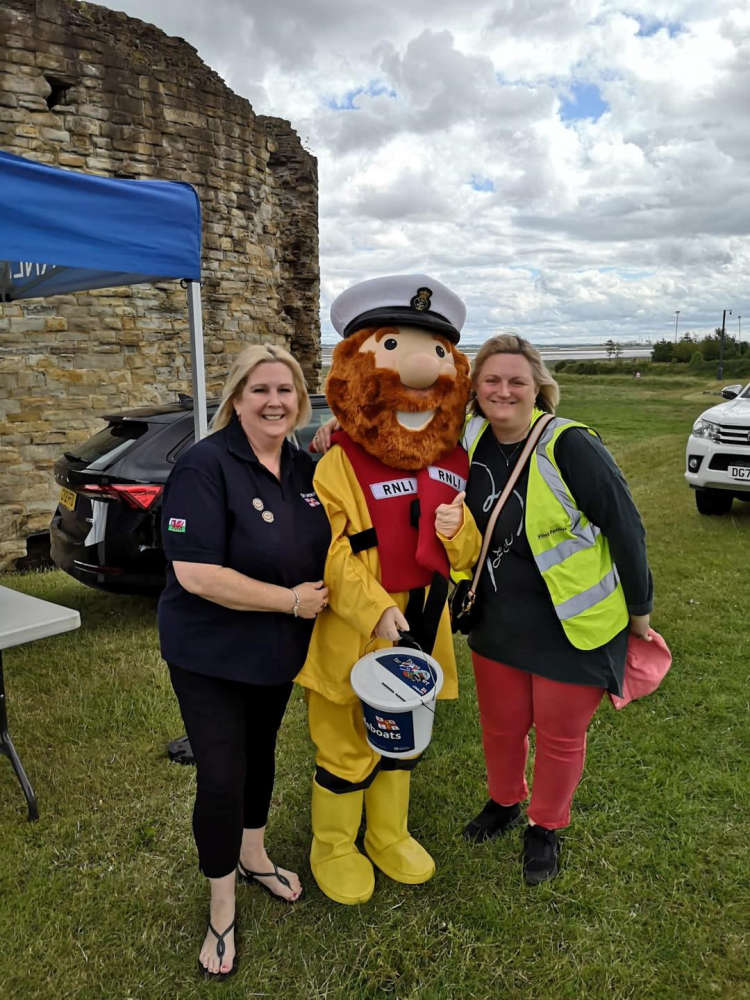 New volunteers needed in Flint to help RNLI save lives at sea - Chester ...