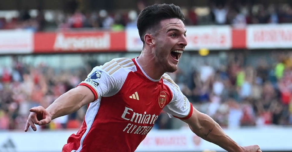 Arsenal sink United in chaotic stoppage-time surge