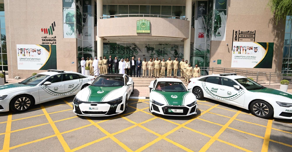 how to talk to dubai police