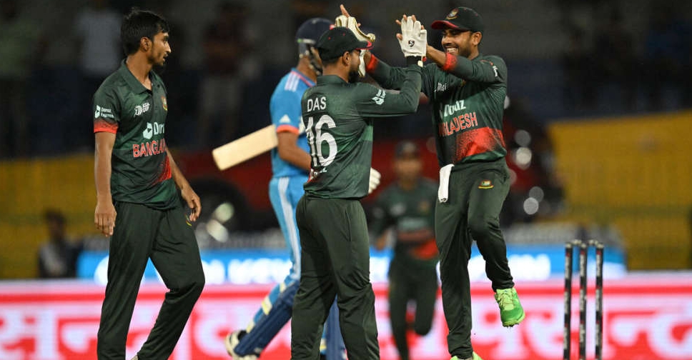 Bangladesh upset India regardless of Gill century
