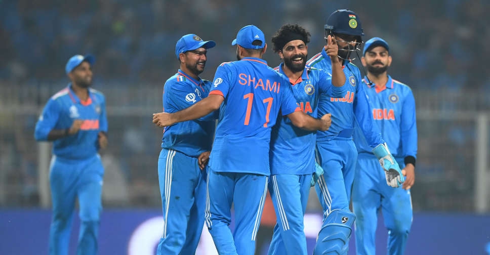 India crush South Africa to ebook semi-final slot