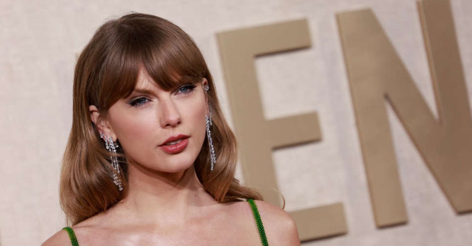 Fake online images of Taylor Swift alarm White House