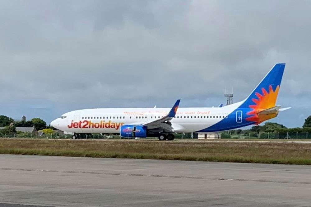 Jet2 Axes Jersey-Manchester - Channel