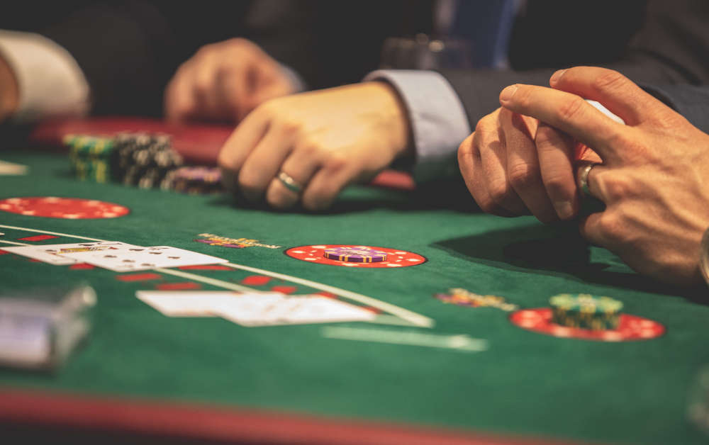 What are the key factors to consider when playing online casino