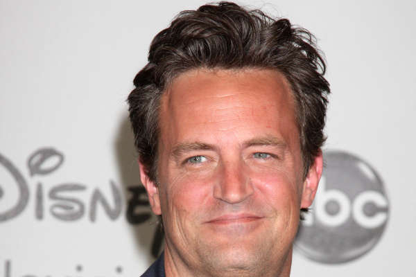 Matthew Perry Retracts Keanu Criticism & Apologises For Autobiography ...