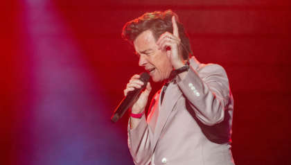 Who noticed the wrong lyrics I sang in my post yesterday? I've been wo, never gonna give you up song by rick astley