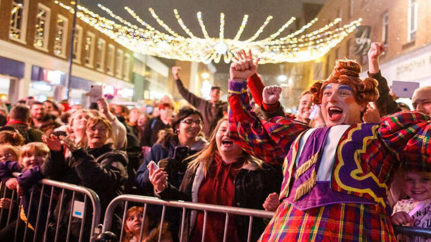 Join kmfm for Canterbury's Christmas Light Switch On - Vimarsana News