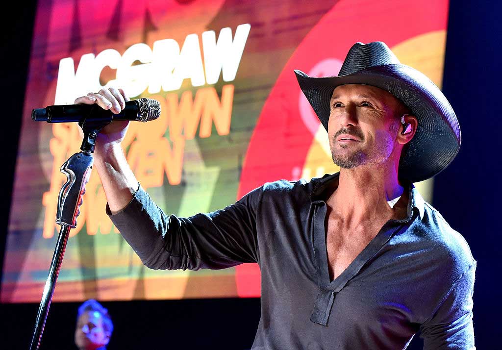 Tim McGraw performing live