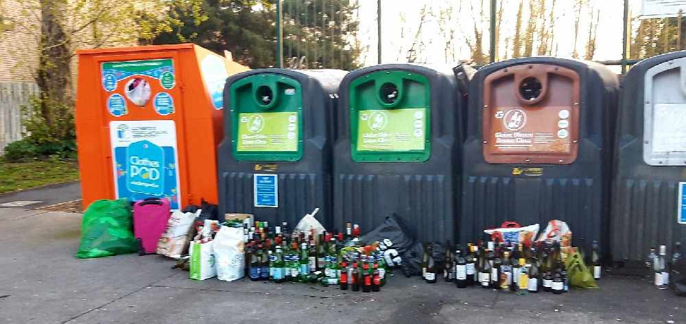 Bins overflowing as responsible recycling encouraged - Dublin's FM104