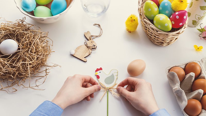 Paper Roll Painted Easter Eggs