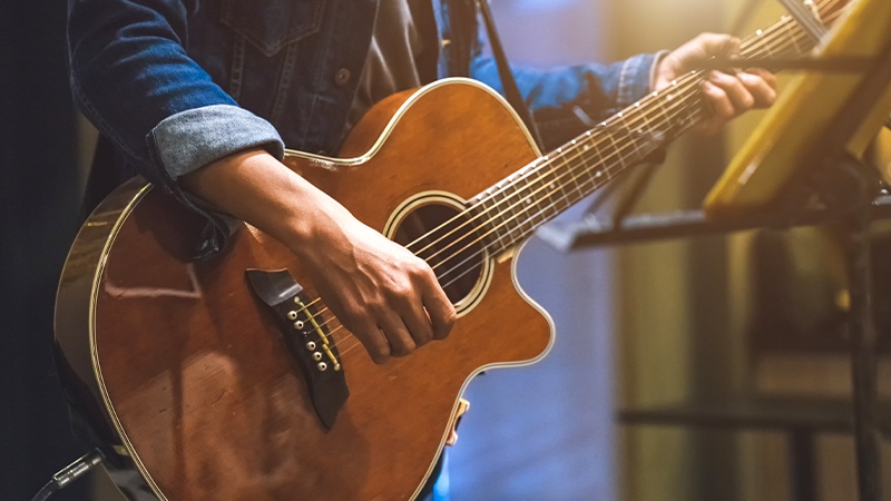 Fender Offers Free Online Guitar Lessons To Pass The Time