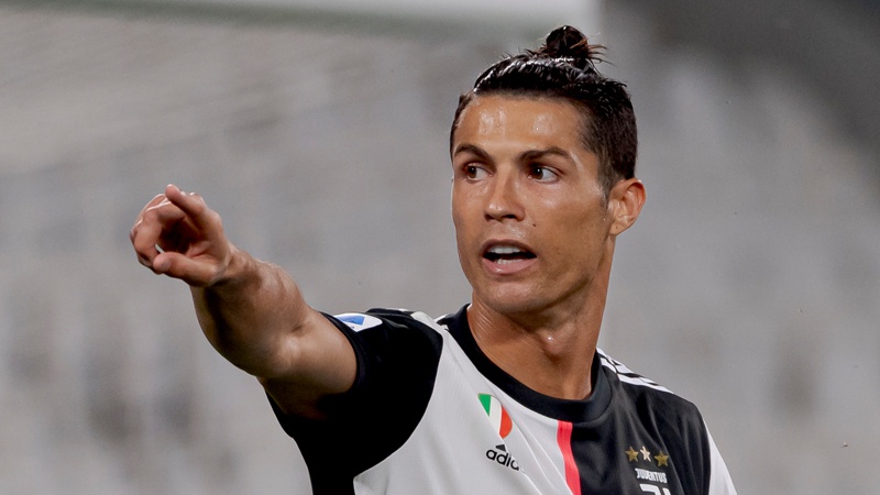 Cristiano Ronaldo shows off new hair style - Dublin's FM104