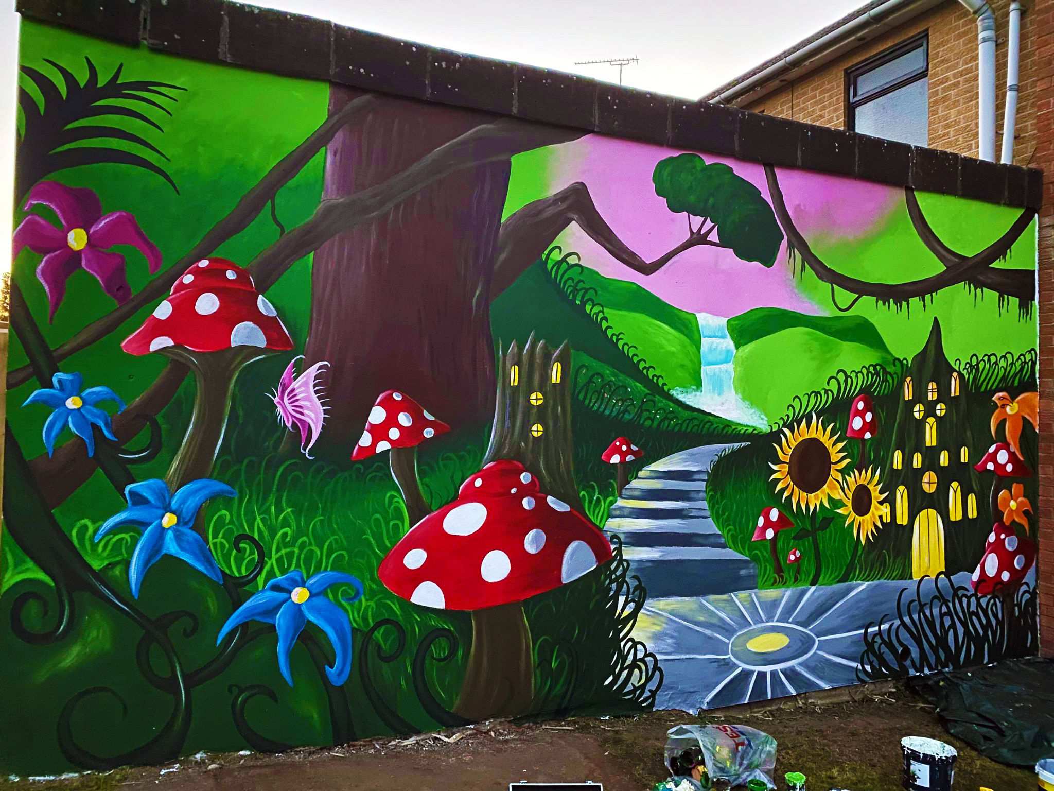 Artist Completely Transforms Dreary Garden Wall With Incredible Mural Dublin S Fm104 - Garden Wall Art Painting