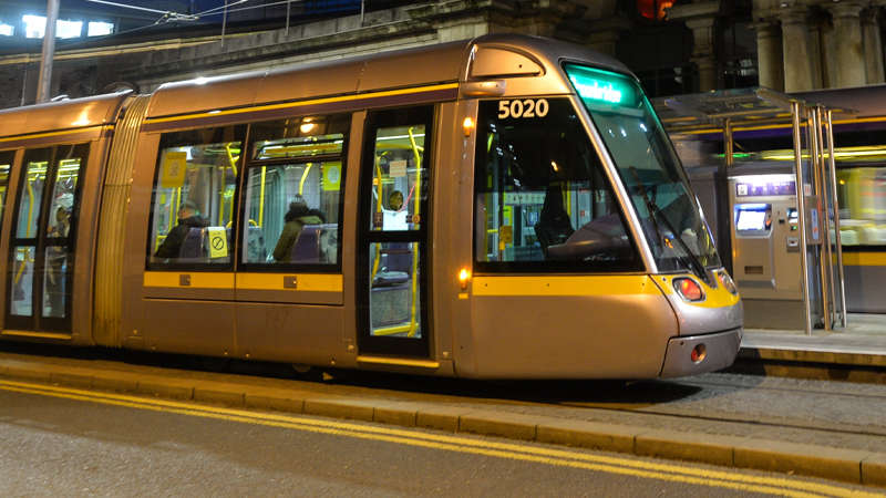 can dogs travel on luas