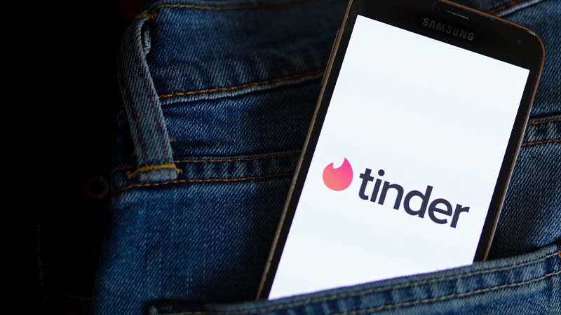 New Tinder 'Blind Date' Feature Brings Back the Old-School Experience