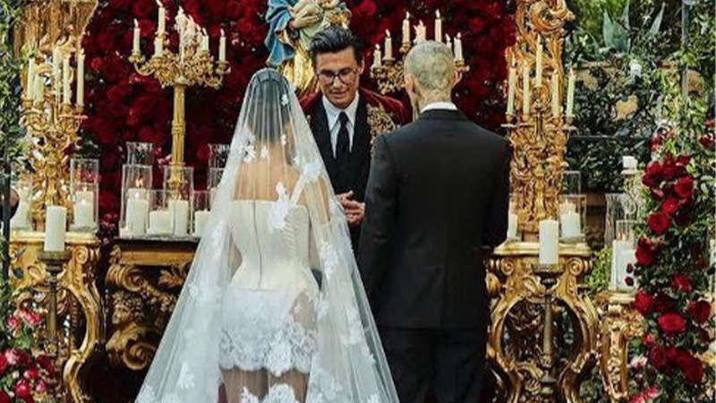 Kourtney Kardashian and Travis Barker marry in lavish Italian ceremony