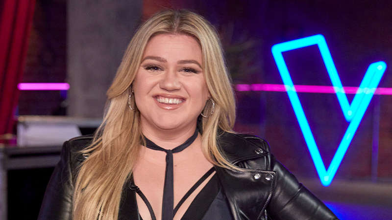 Kelly Clarkson admits she spanks her children if they misbehave 