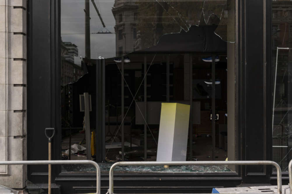 Dublin glass company waiving fitting fee following riots Dublin's Q102