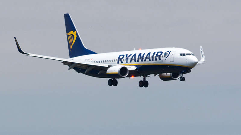 Ryanair advierte de «retrasos excesivos en los vuelos» con 135 rutas afectadas