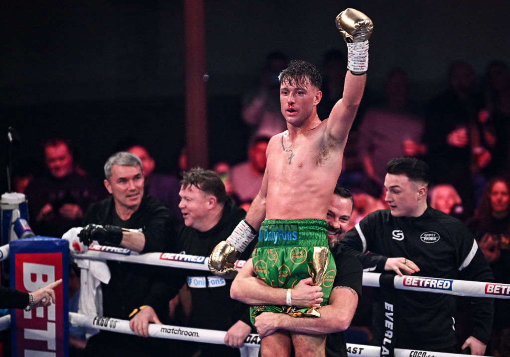 Paddy Donovan takes another step towards his world title dream ...