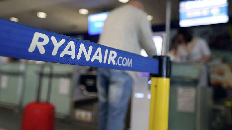 La nueva y estricta regla de equipaje de Ryanair podría hacer que los viajeros sean rechazados en el aeropuerto