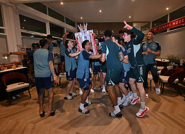 Gunners crowned champions as bottlers tag finally shed