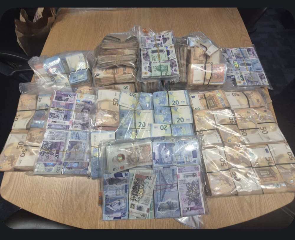 Over €550k in cash and 1kg cocaine seized in Meath operation targeting organised crime