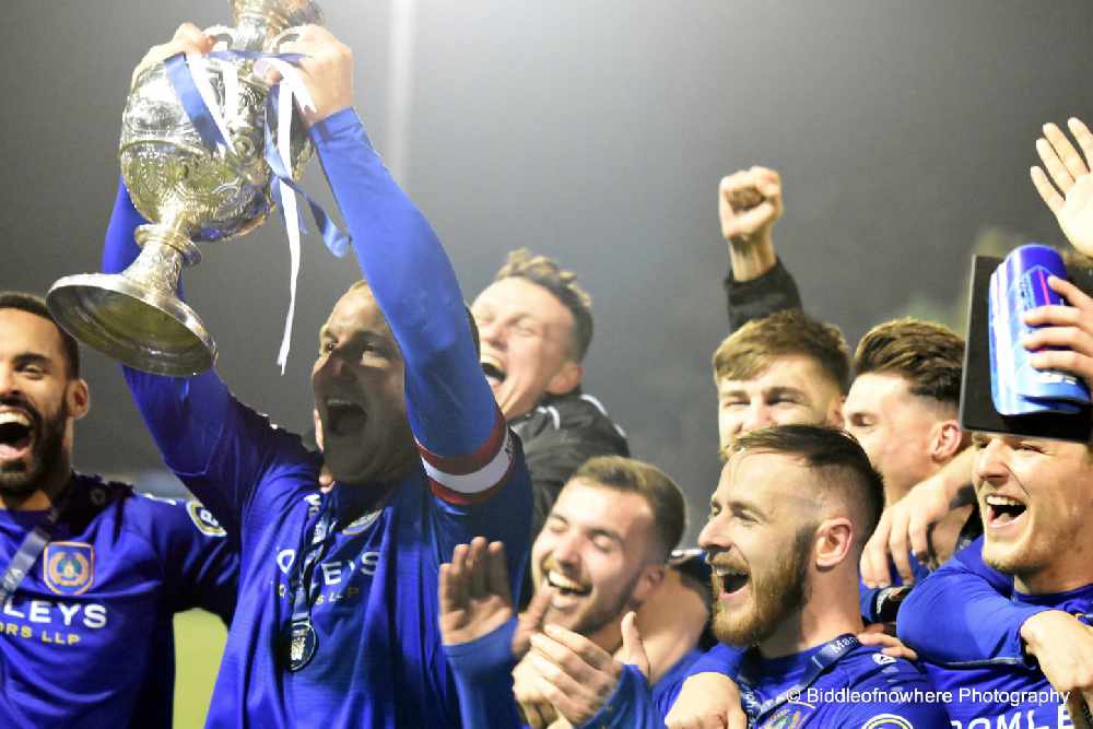 Highlight: Former captain Jono Hunt lifts the Manchester Premier Cup