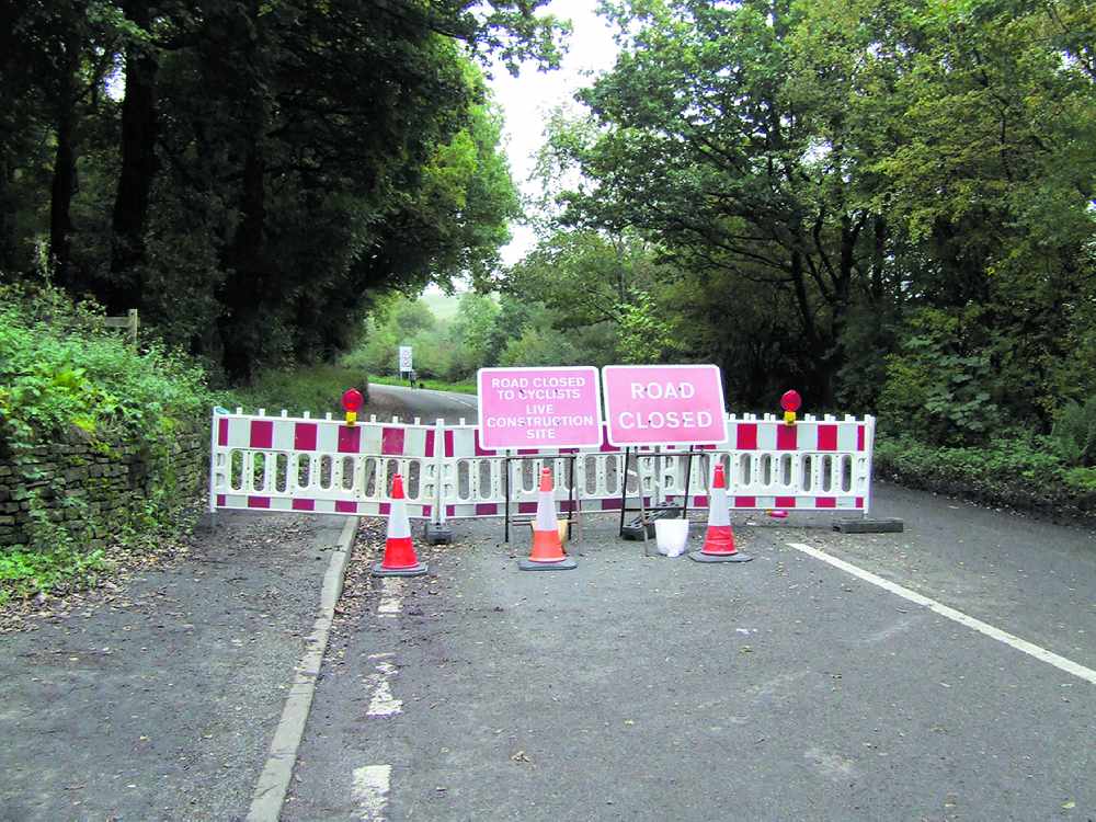 Drivers ignore road closed signs for Snake Pass Quest Media