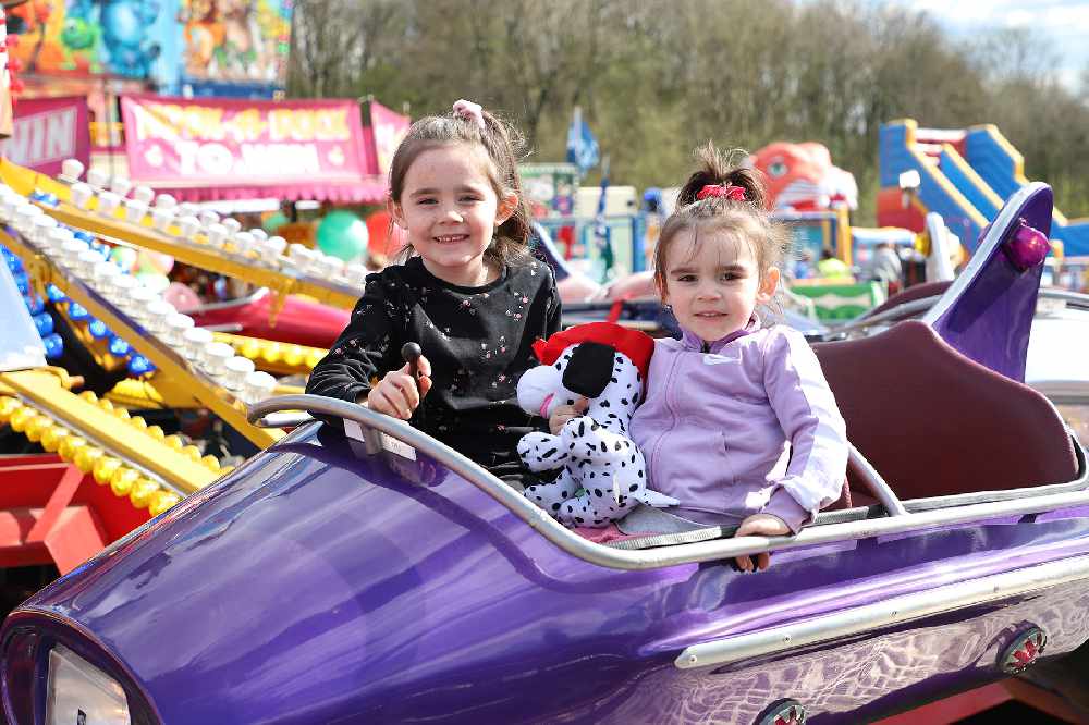 All the fun of the Daisy Nook fair - Quest Media Network - Tameside