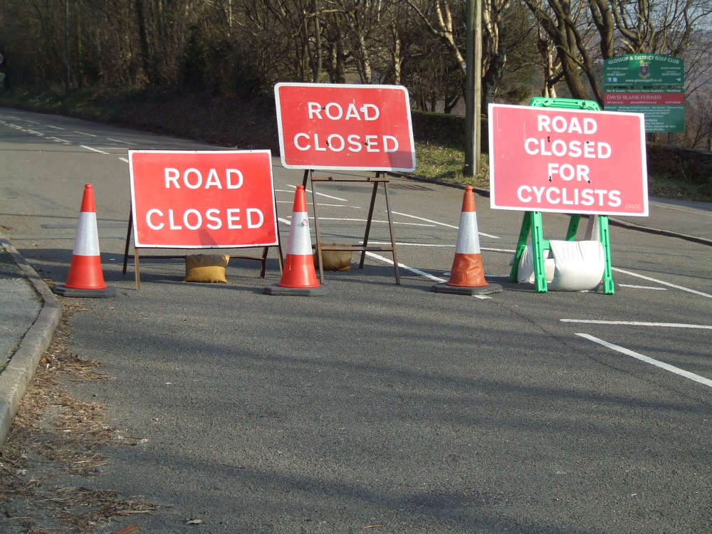 A57 Snake Pass put under 24 7 guard as cyclists and walkers banned