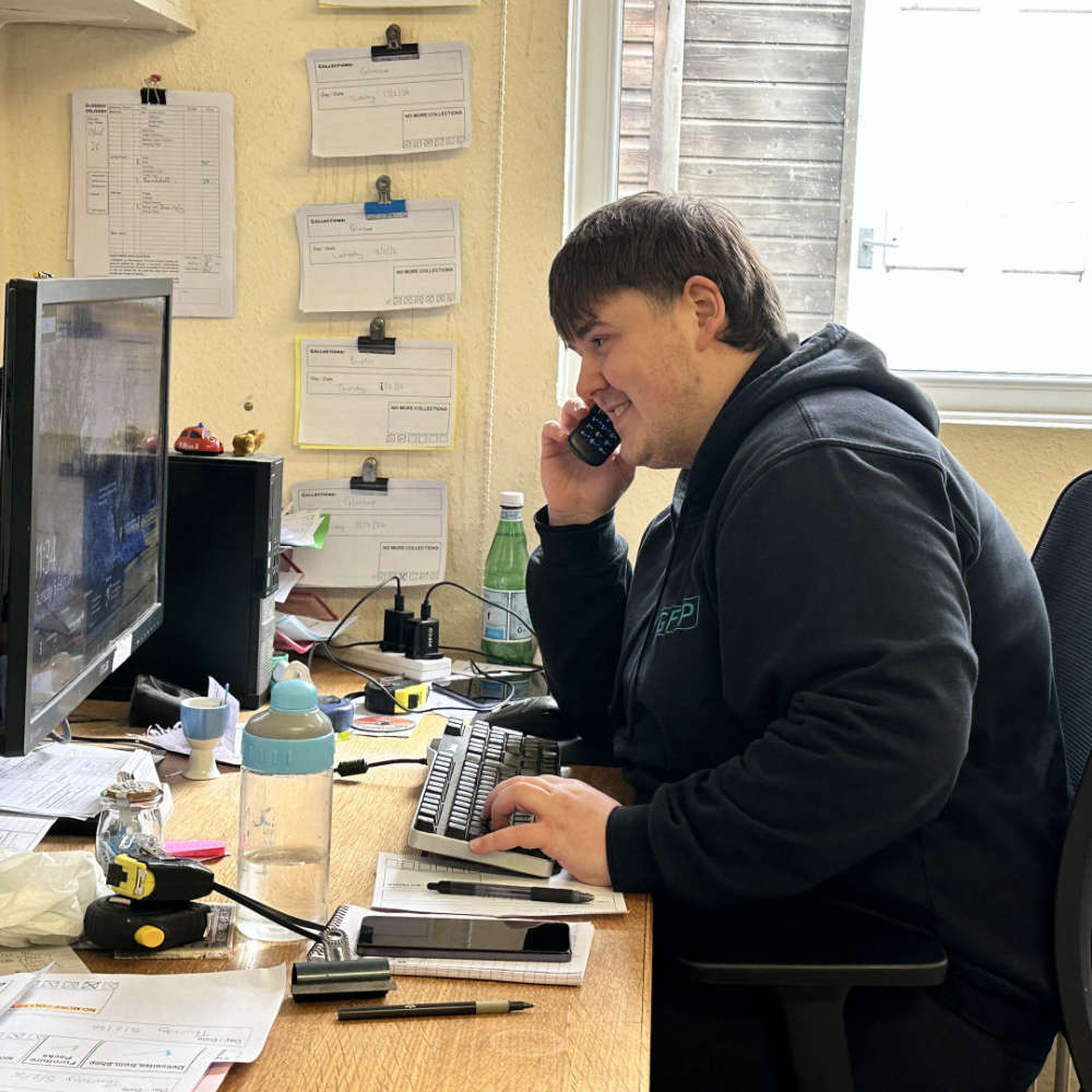 Assistamt Manager, Sam