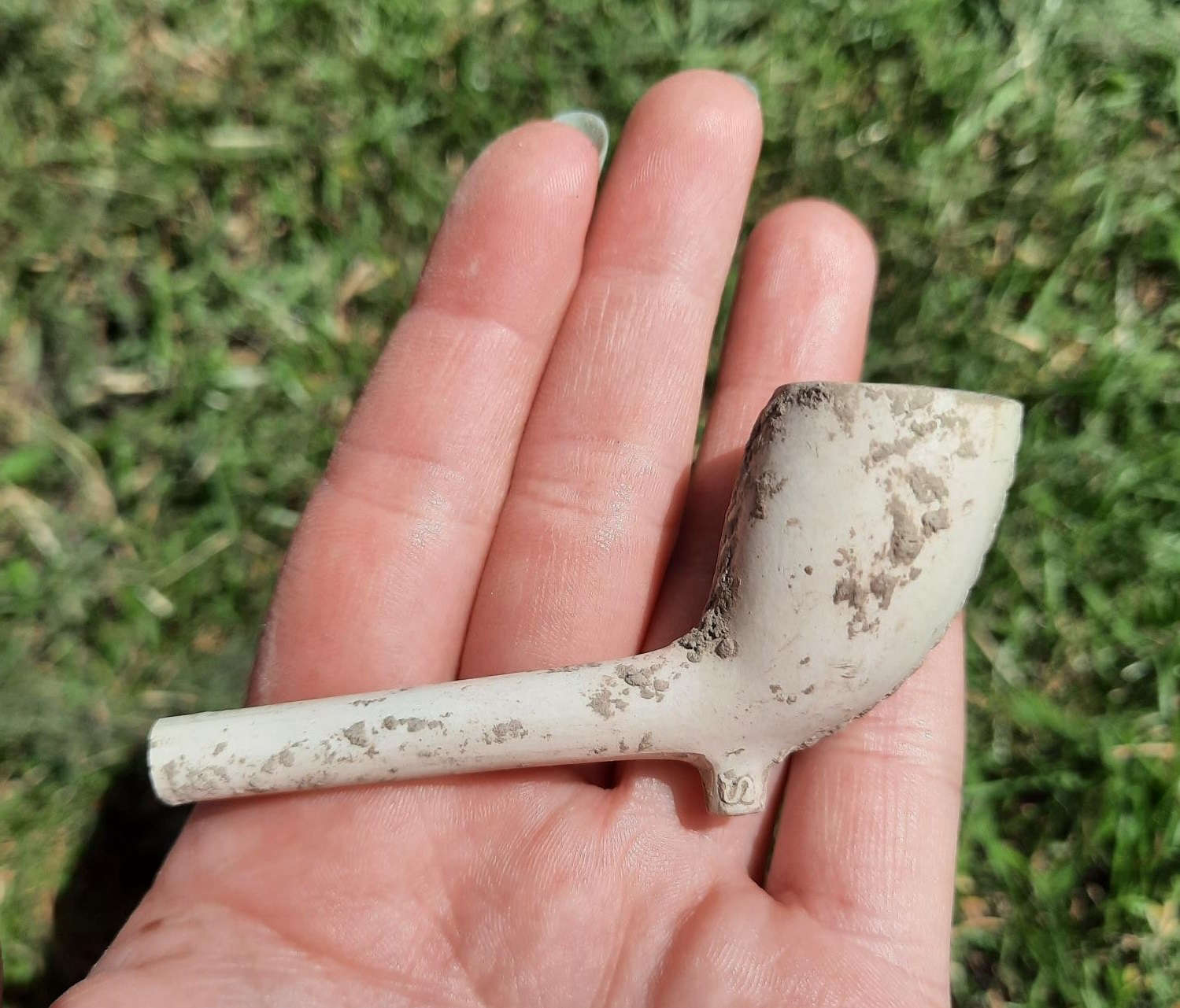 PreHistoric And Medieval Pottery Uncovered In Eastbourne Excavation