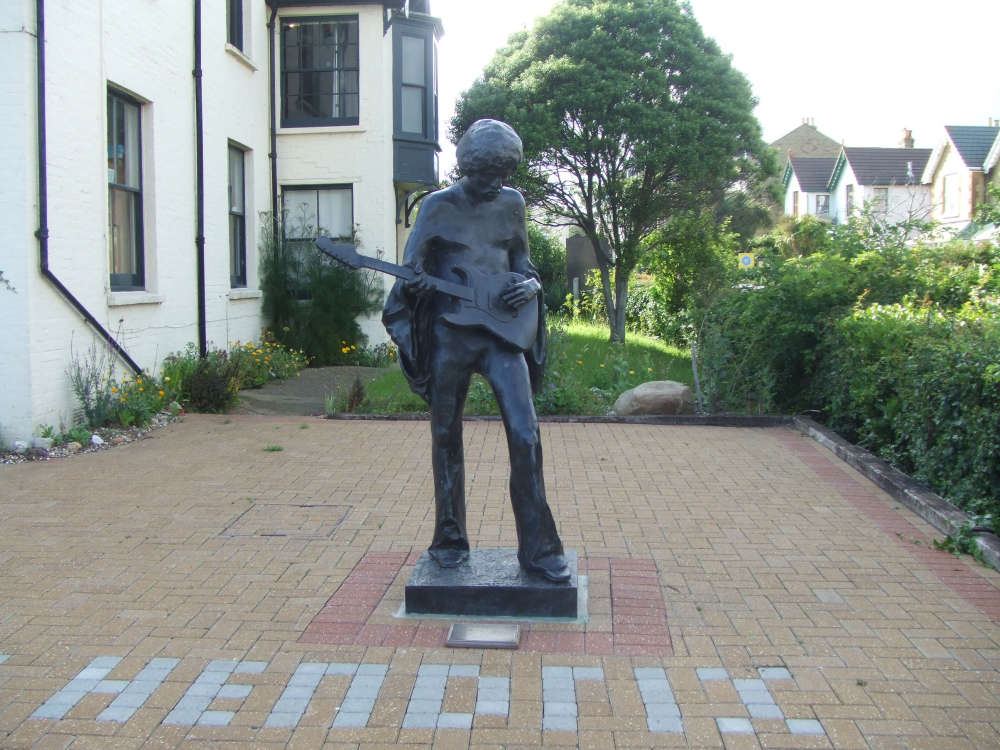 Freshwaters Jimi Hendrix Statue Dons Lycra For Tour Of Britain Isle Of Wight Radio 