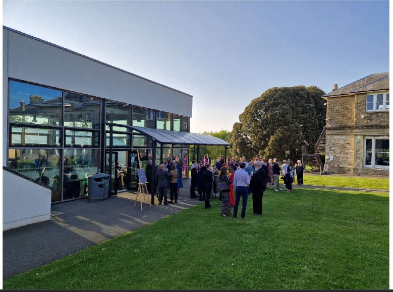 Mayoral Fundraising Auction Raises Over £1,650 For Ryde Community Development Trust - Vimarsana News