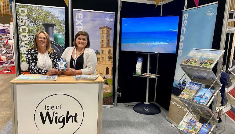 Isle Of Wight Named As Destination Of The Year At Top Travel Awards - Vimarsana News
